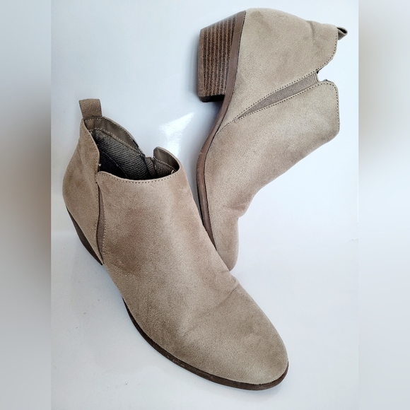 American Eagle Shannon Women's Ankle Boots Pull On Taupe Vegan Suede US 11 - Picture 3 of 16